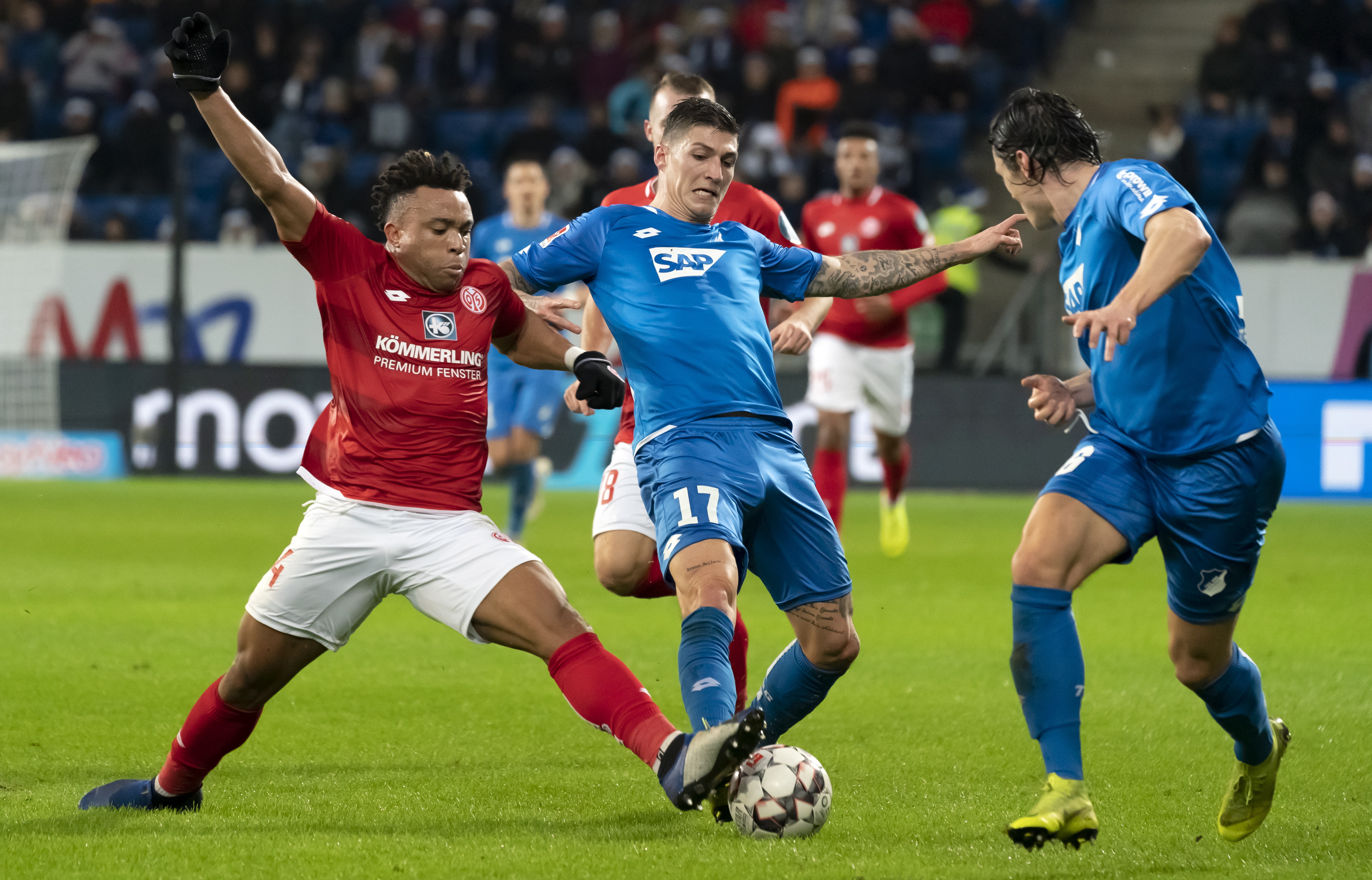 通过娴熟的 通过娴熟的