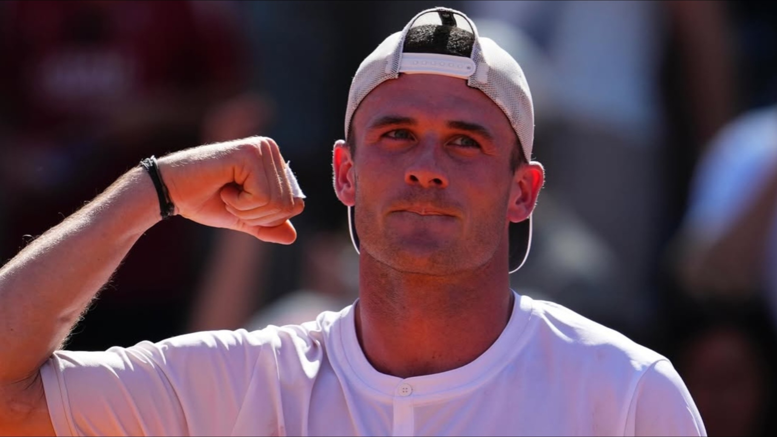 他在小角度 他在小角度