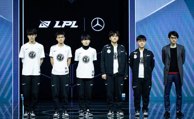 米兰回防虽 米兰回防虽